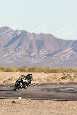 media/Dec-07-2025-CVMA (Sun) [[3e7d2de5dc]]/Race 18-Formula Twins-Formula 40 UL/